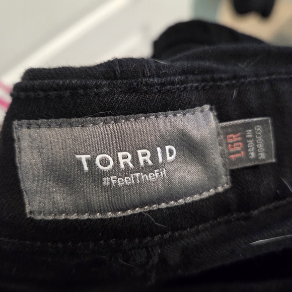 NWT Torrid Black Wide-Leg Denim Overall- Size 16R - Picture 14 of 14
